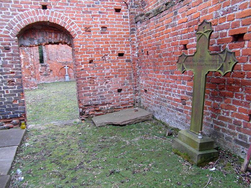 Ruiny kościoła Św. Katarzyny w Borętach