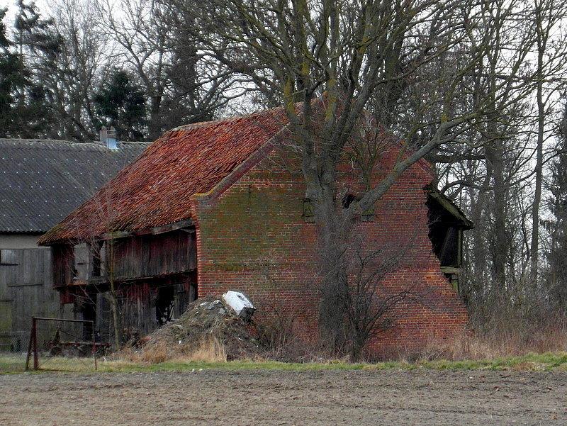 Zabytkowa stodoła w Borętach
