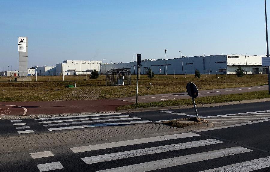 Bridgestone w Stargardzie od strony Skalina.