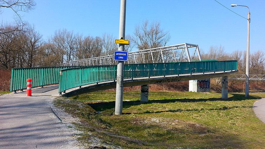 Kładka nad Odrą w Antosovicach