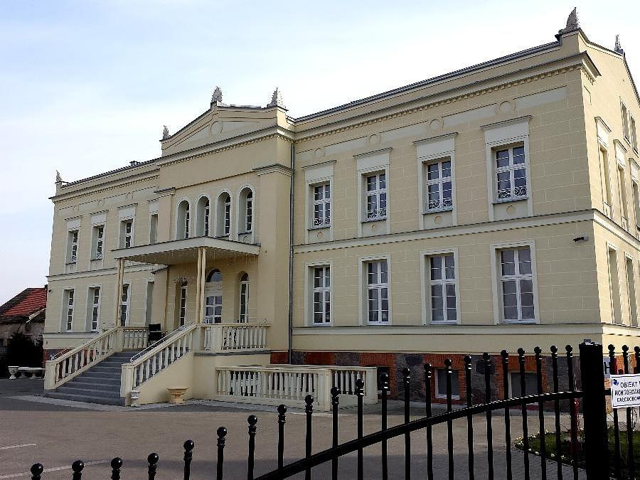 Dwór Akacjowy w Trzebiatowie