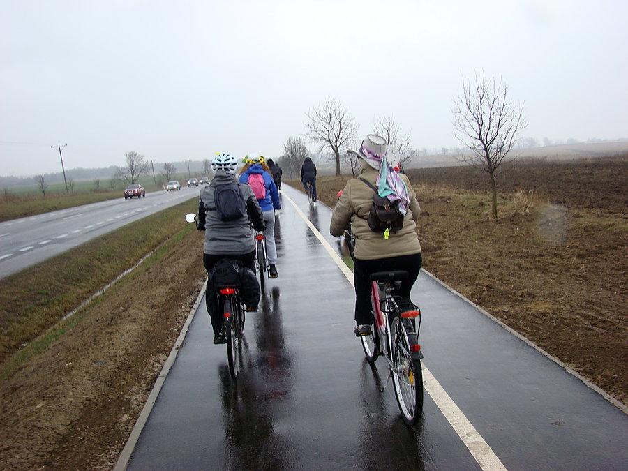 Otwarcie ścieżki pieszo rowerowej z Przecławia do Kołbaskowa. W drodze do Smętowic
