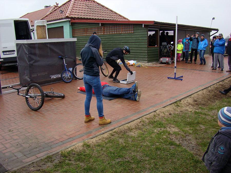 Otwarcie ścieżki pieszo rowerowej z Przecławia do Kołbaskowa. W Smętowicach - Pokazy akrobacji rowerowych