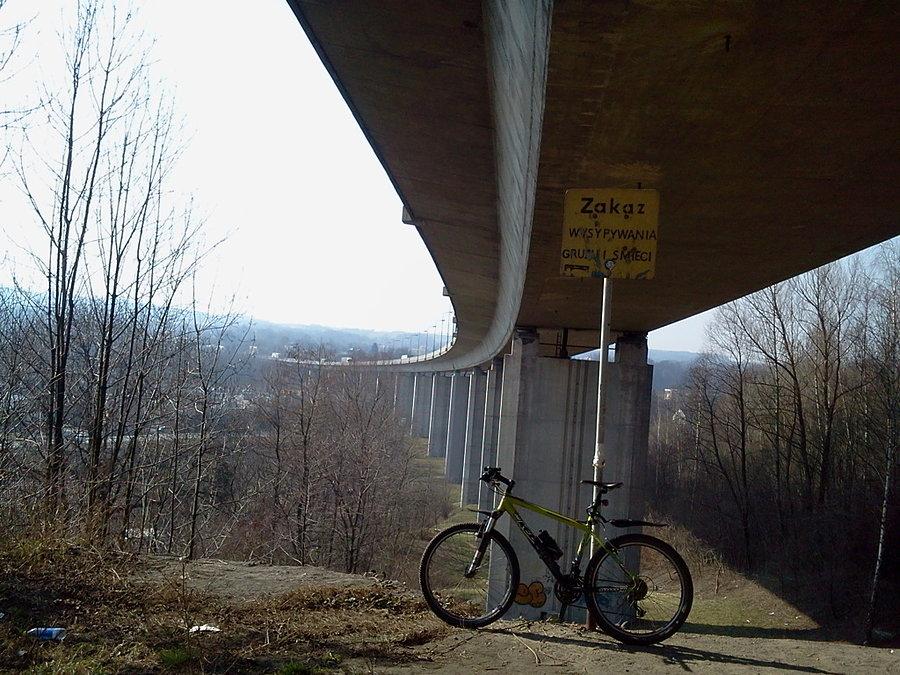 Boguszowice, pod wiaduktem