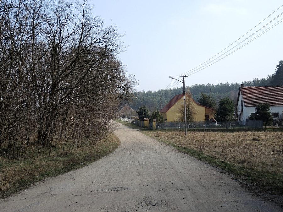 Droga do pomnika zwiadowców w Rzecinie