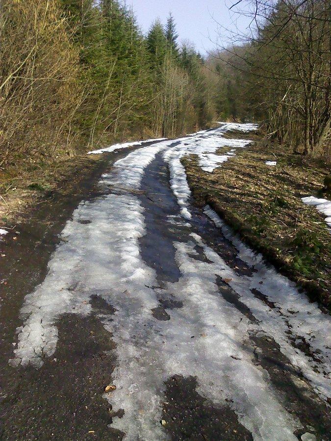 Okolo 650m npm, dalej ciężko jechać szosą