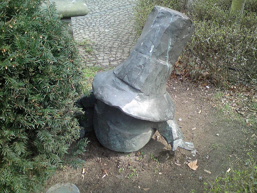 Krasnale Wodne; Ogrodnik, pl. Teatralny