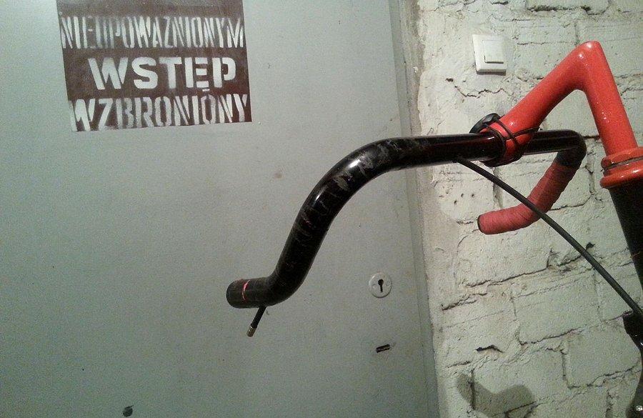 Prowadzenie pancerza w kierownicy