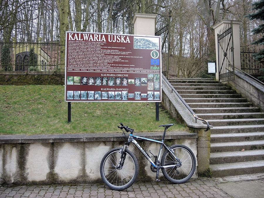 Kalwaria Ujska przy kościele św. Mikołaja