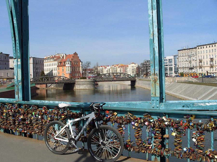 Ale za to jest czym przypiąć rower
