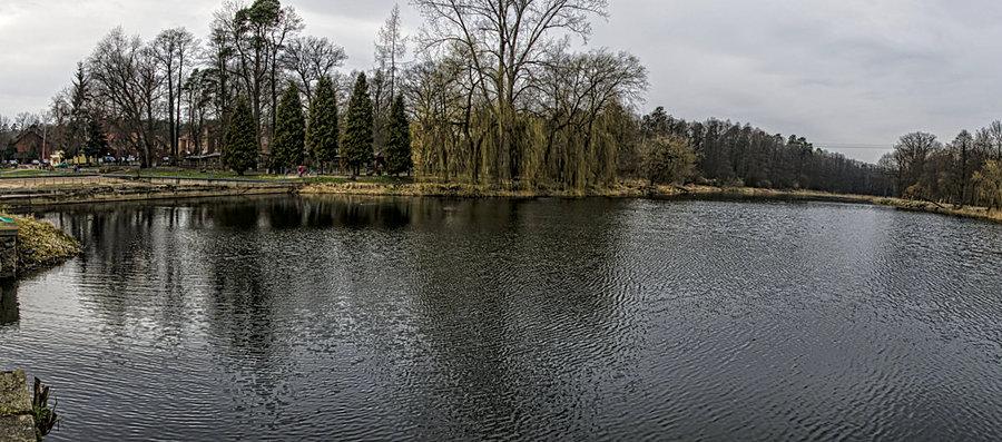 Jezioro w Spale