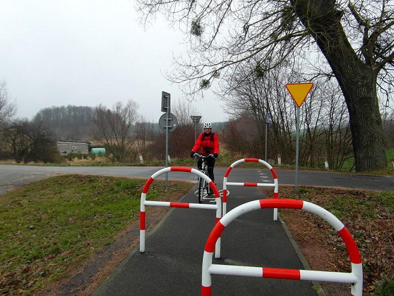 Początek ścieżki rowerowej Żelisławki -Pszczółki