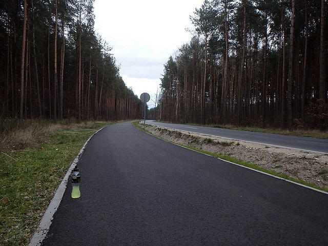 Bardzo porządna ściezka rowerowa z Żołędowa do Jarużyna i Powerade gratis;)