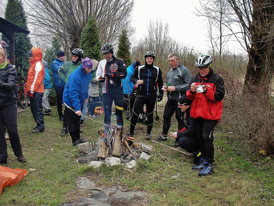 Spotkanie z ekipą PTTK Szuwarek w Wiercinach. Na trasie wycieczki - jesteśmy na miejscu