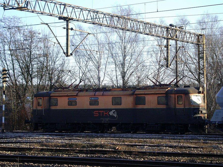 181.018 w służbie Transody oczekuje na wyjazd z Tomaszowa Mazowieckiego
