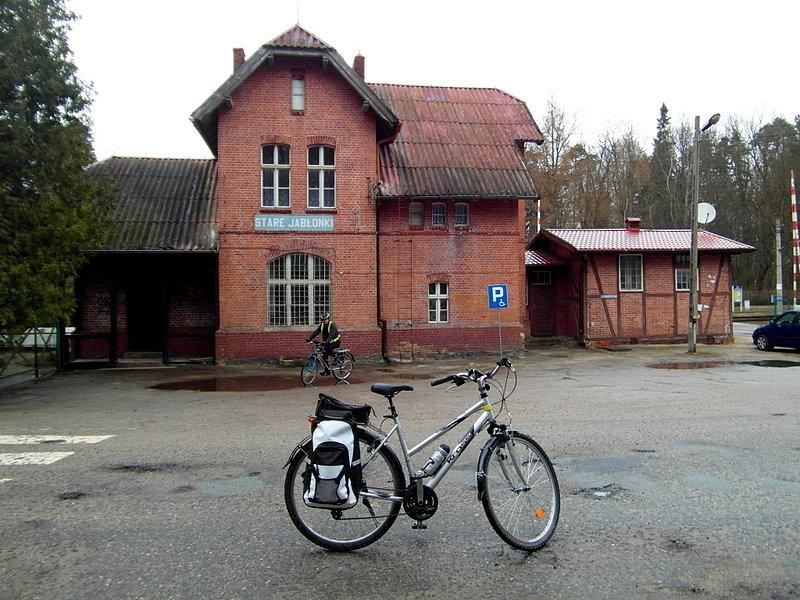 Stacja kolejowa Stare Jabłonki