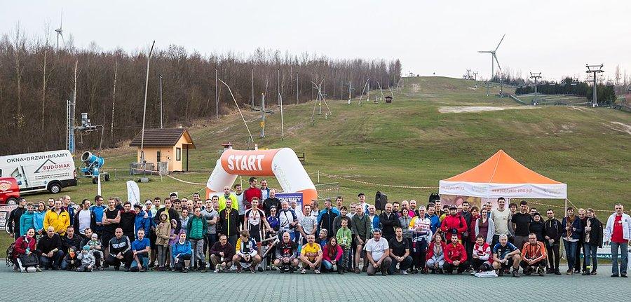 Wspólne zdjęcie uczestników Bike Orient Kamieńsk 2015