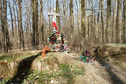 W miejscu Pamięci Narodowej, Grób Nieznanego Żołnierza w Kaletniku