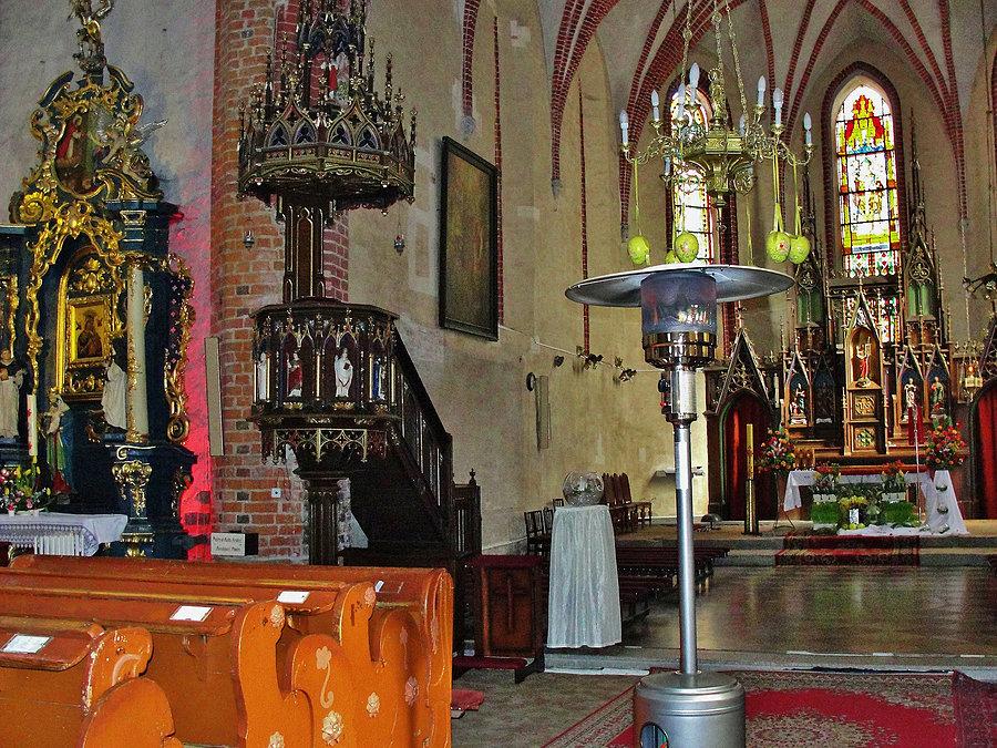 Wycieczka do Gniewu. Zwiedzanie kościoła i ognisko.Jesteśmy na miejscu.Kościół Św. Mikołaja