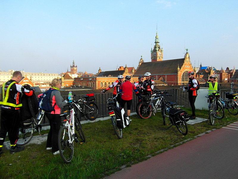 W tle Gdańsk Główny