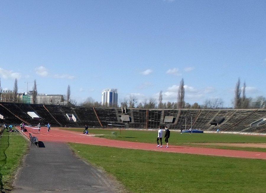 Na płycie stadionu coś się dzieje