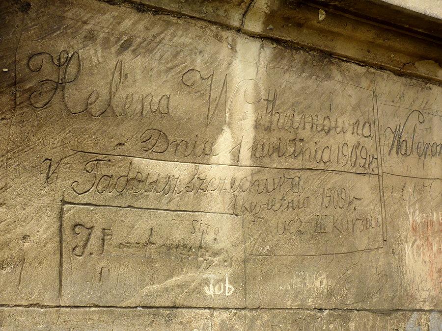 Napisy na murach klasztornych. Jędrzejów