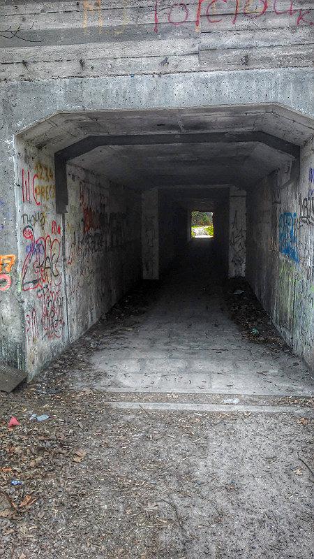 Tunel w nasypie kolejowym