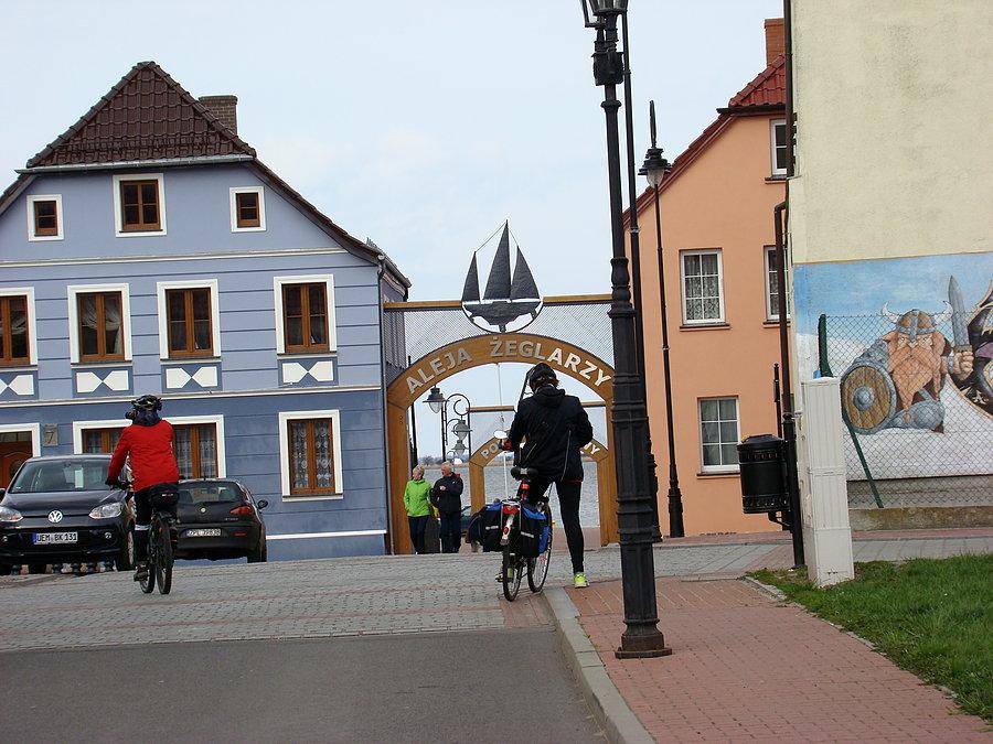 Z powrotem z Wojtkiem i Tunią przez Rieth , Nowe Warpno , jezioro Piaski i Tanowo - zwiedzamy Nowe Warpno