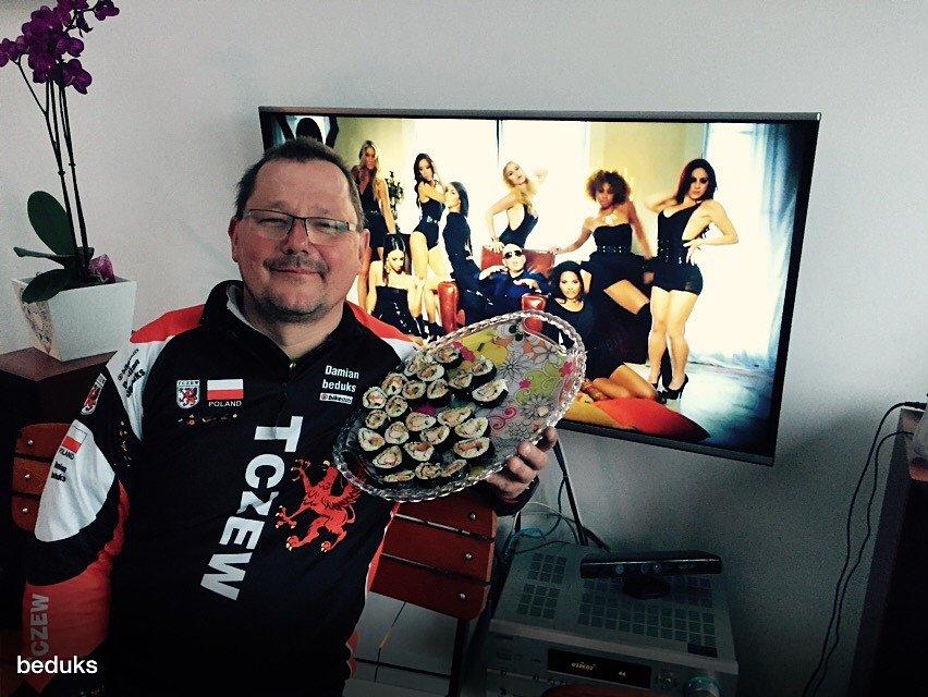 Nagroda rowerzysty sushi i te panie w tle
