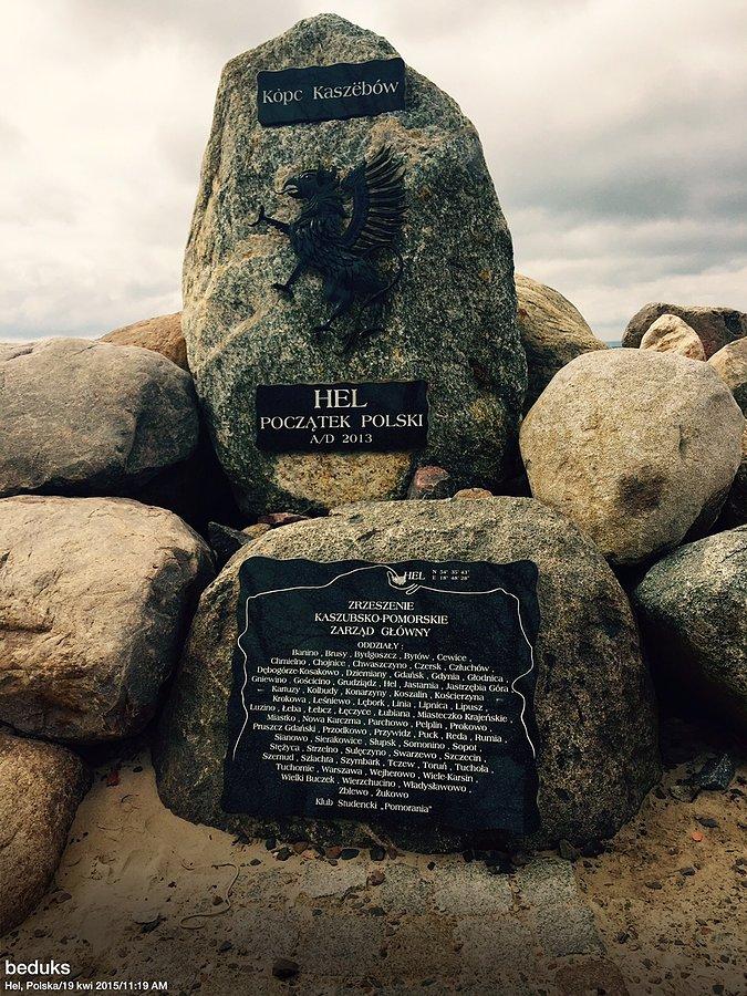 Obelisk Kaszubski na Helu