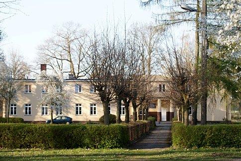 Dwór w Rudniku - dziś mają tu siedzibę Warsztaty Terapii Zajęciowej