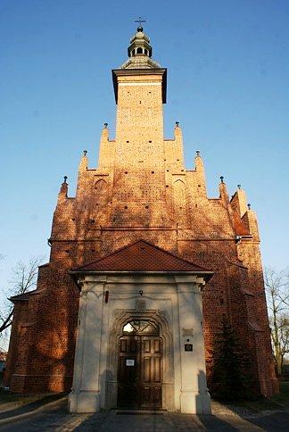 Jest murowaną, jednonawową budowlą w stylu późnogotyckim