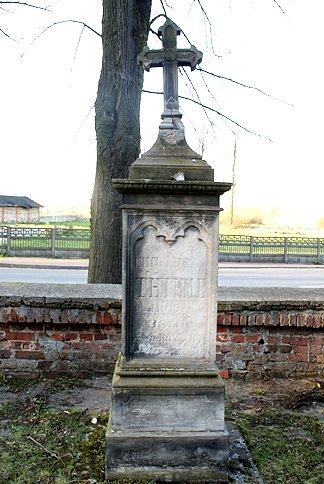 Nagrobek nr. 2