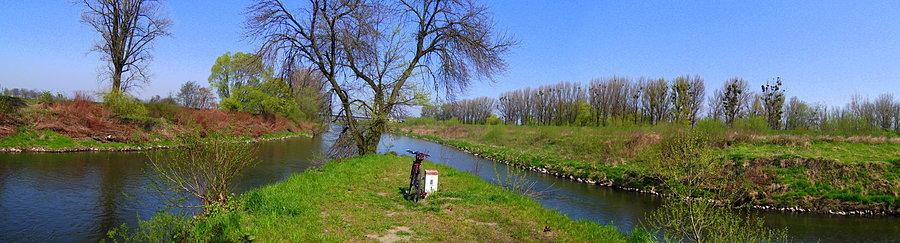 Panorama. Po prawek Olza po lewej Odra