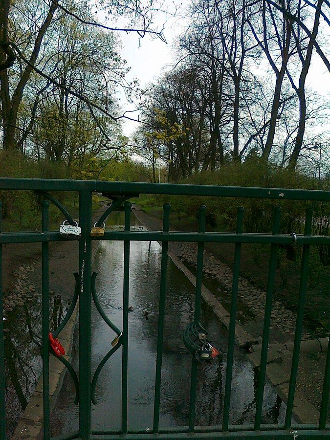 Kłódki miłości nad Białką. Tu też dotarły hamerykanskie zwyczaje :0