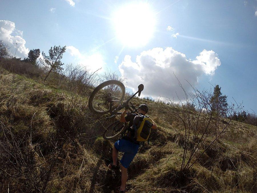 Kanon MTB - pokonywanie nasypów kolejowych