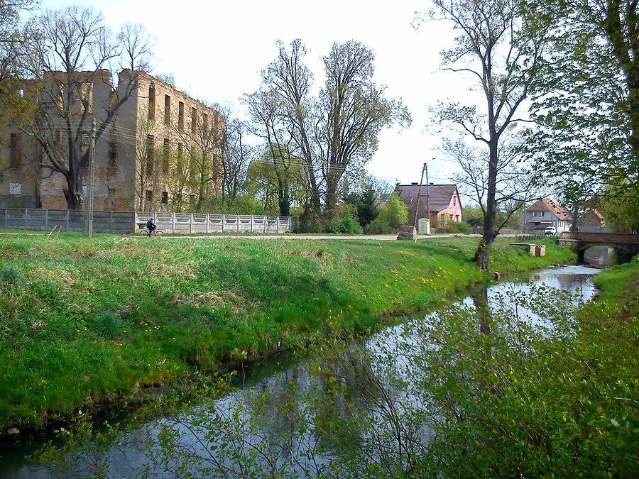 Zamek , fosa , Słońsk
