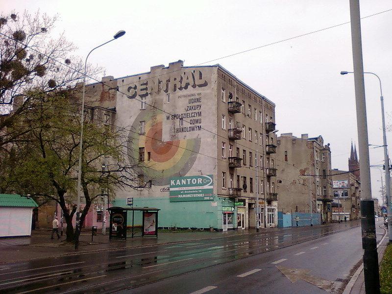 PRL-owski mural na Zgierskiej