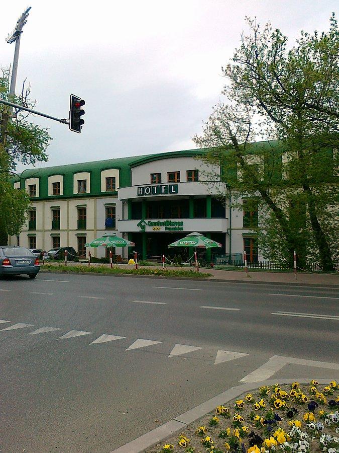 Hotel przy rozjazdach dróg