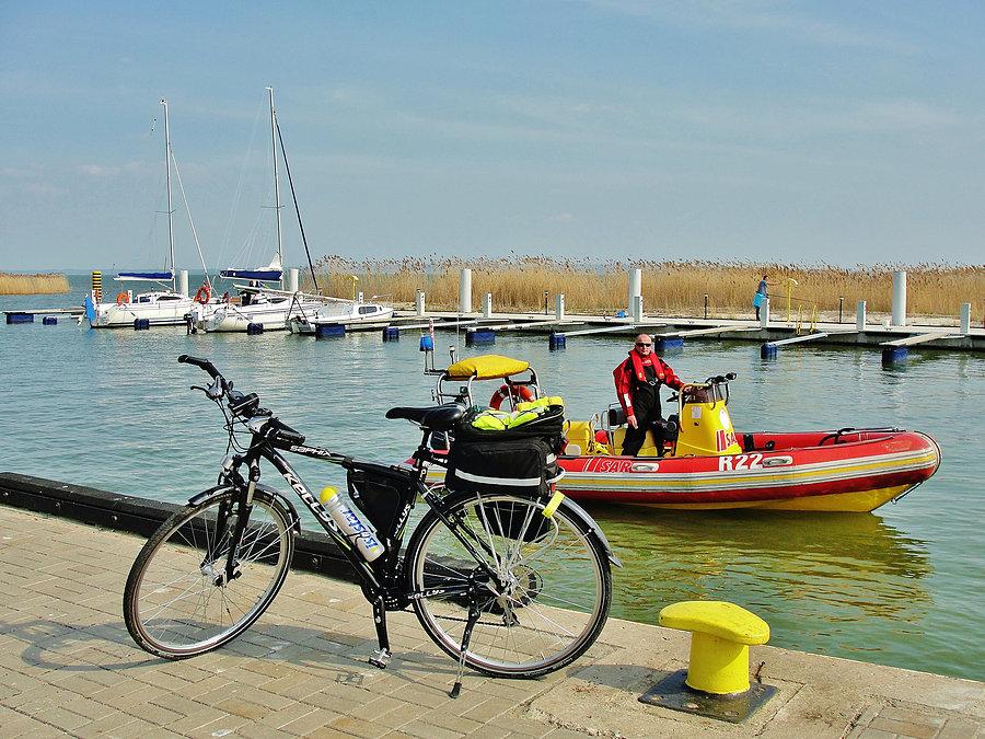Jesteśmy w Kątach Rybackich. Port na zalewie Wiślanym