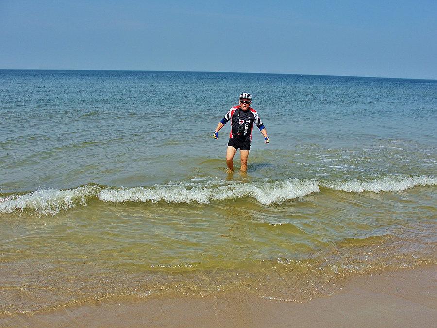Krynica Morska. Plaża - bez moczenia nóg się nie obeszło, woda jeszcze zimna