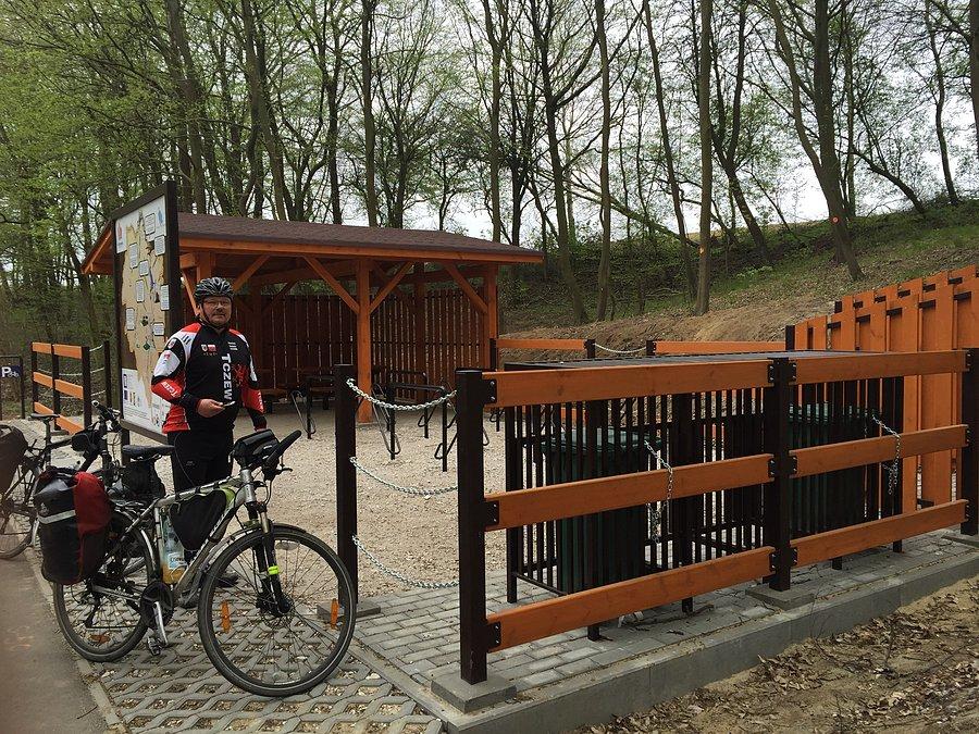 Stajnia rowerowa na trasie 1 sort pod Koronowem