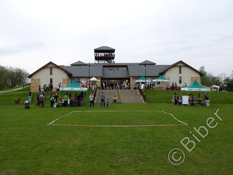 ​Śląski Ogród Botaniczny - budynek z wieżą widokową