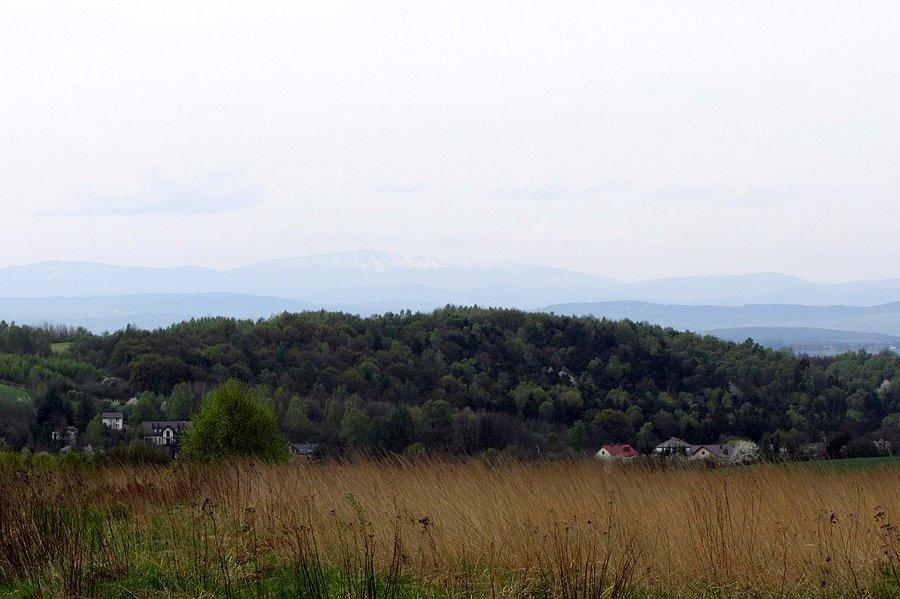 Majaczące w oddali góry