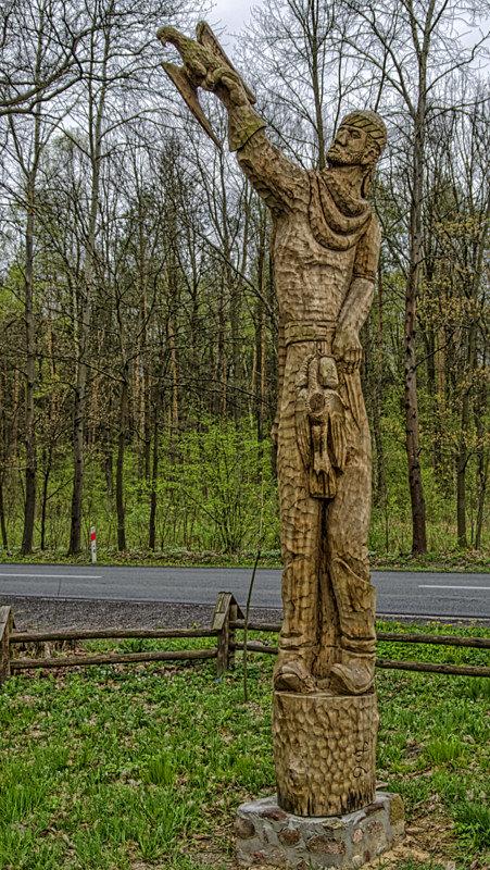 Rzeźby - Panteon Patronów i Opiekunów Łowiectwa w Tomaszówku