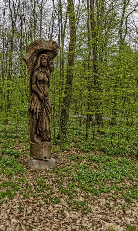 Rzeźby - Panteon Patronów i Opiekunów Łowiectwa w Tomaszówku