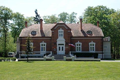 Hotel przy kopmleksie parkowym w Gołuchowie