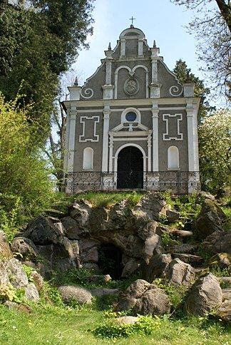 XVII wieczna Kaplica, w XIXw. przebudowana na grobowiec rodziny Czartoryskich