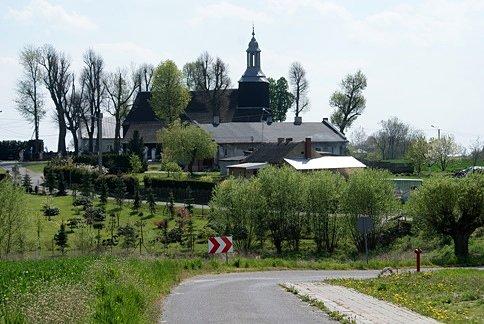 Koścół drewniany we wsi Blizanów