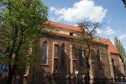 Katedra kaliska w stylu gotyckim